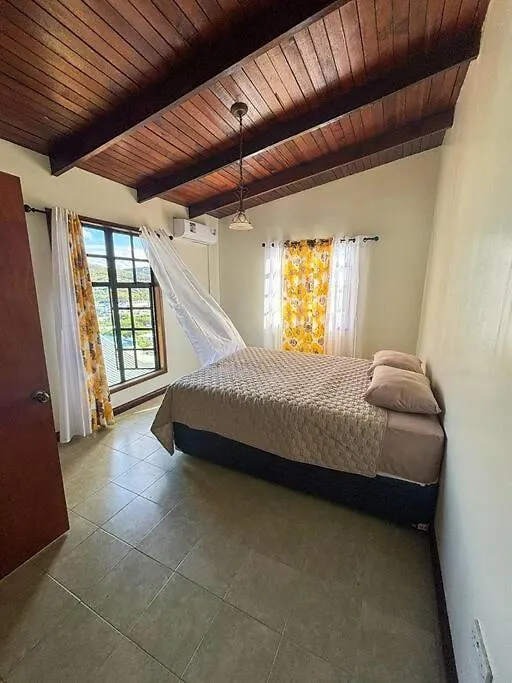 Feriehus Come Enjoy Lakeside Bungalow Gros Islet Saint Lucia