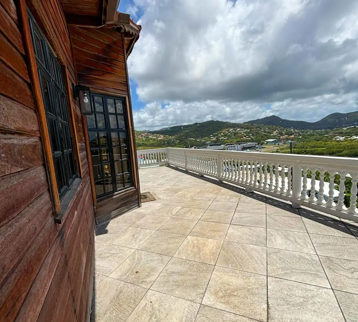 Come Enjoy Lakeside Bungalow Gros Islet Feriehus